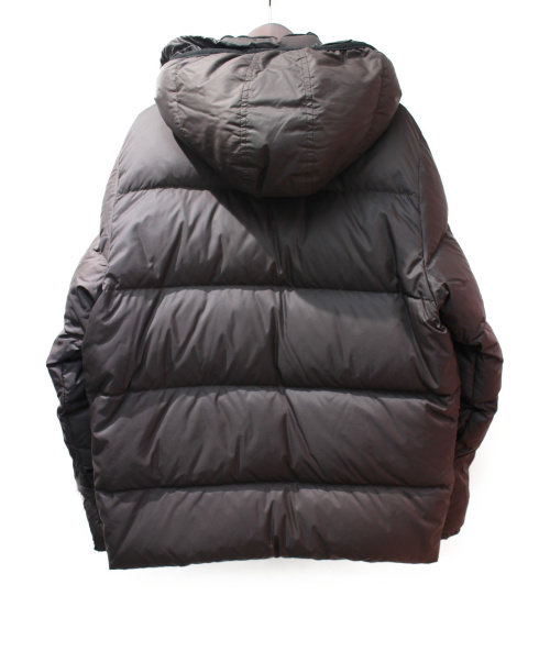 MONCLER（モンクレール）MONCLER (モンクレール) BAZILLE/ダウンジャケット ブラウン サイズ:2の古着・服飾アイテム