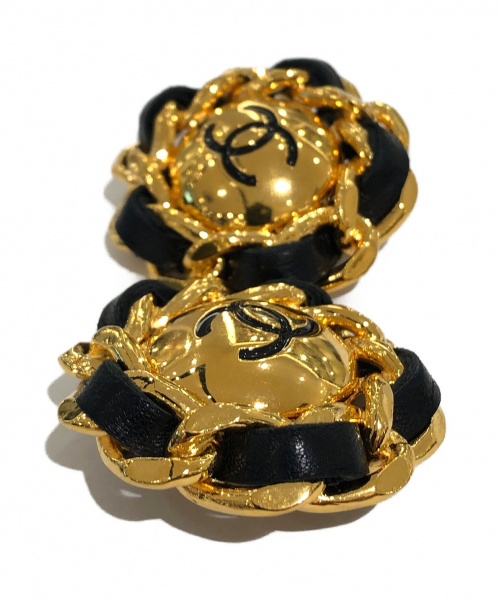 CHANEL（シャネル）CHANEL (シャネル) ココマークチェーンイヤリング ブラック×ゴールドの古着・服飾アイテム
