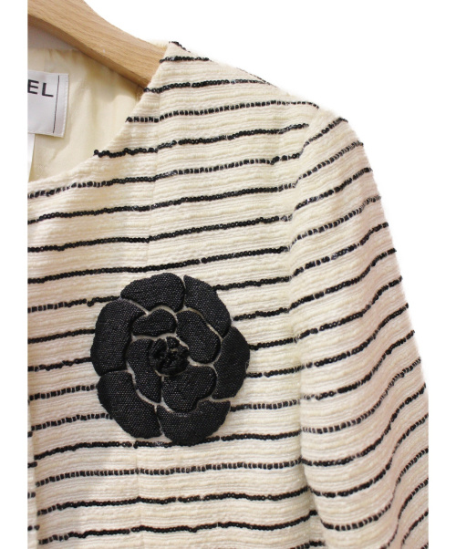 CHANEL（シャネル）CHANEL (シャネル) カメリア装飾ジャケット サイズ:38 ボーダーの古着・服飾アイテム