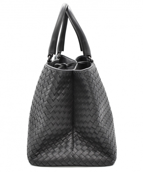 BOTTEGA VENETA（ボッテガベネタ）BOTTEGA VENETA (ボッテガヴェネタ) トートバッグ ブラック サイズ:ｰ イントレチャート ナッパレザーの古着・服飾アイテム