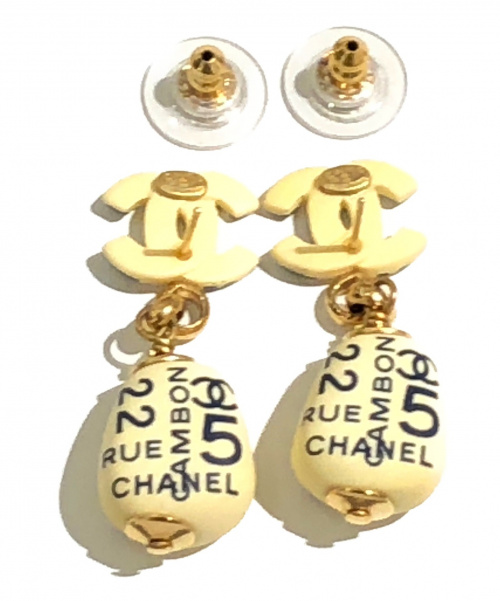 CHANEL（シャネル）CHANEL (シャネル) No.5ピアス ベージュ サイズ:-の古着・服飾アイテム