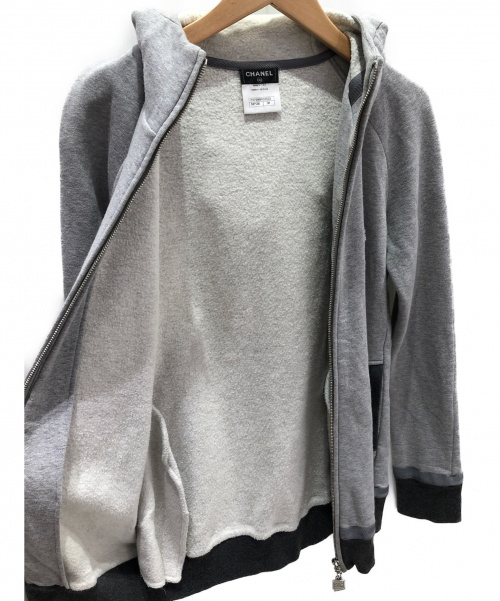 CHANEL（シャネル）CHANEL (シャネル) ココマークジップパーカー グレー サイズ:38の古着・服飾アイテム