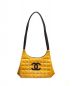 CHANEL（シャネル）の古着「エナメル ショルダーバッグ」｜ゴールド