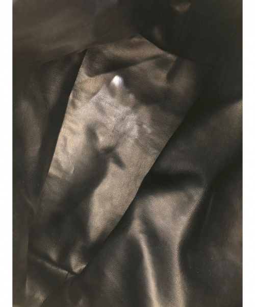 CHANEL（シャネル）CHANEL (シャネル) 巾着ショルダーバッグ ダークネイビー サイズ:- マトラッセ 無地 レザー 1736784の古着・服飾アイテム
