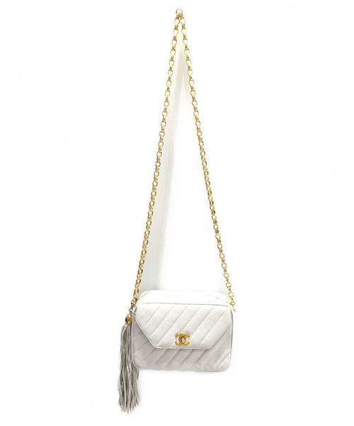 CHANEL（シャネル）CHANEL (シャネル) フリンジチェーンショルダーバッグ ホワイト サイズ:-の古着・服飾アイテム