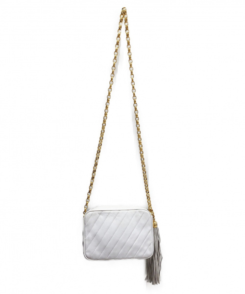 CHANEL（シャネル）CHANEL (シャネル) フリンジチェーンショルダーバッグ ホワイト サイズ:-の古着・服飾アイテム