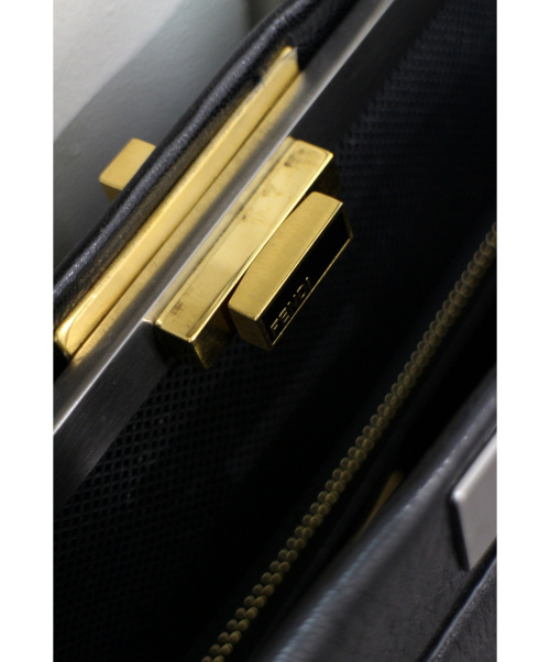 FENDI（フェンディ）FENDI (フェンディ) ピーカブーラージ ブラック サイズ:- ピーカブーラージ 8BN210 レザーの古着・服飾アイテム