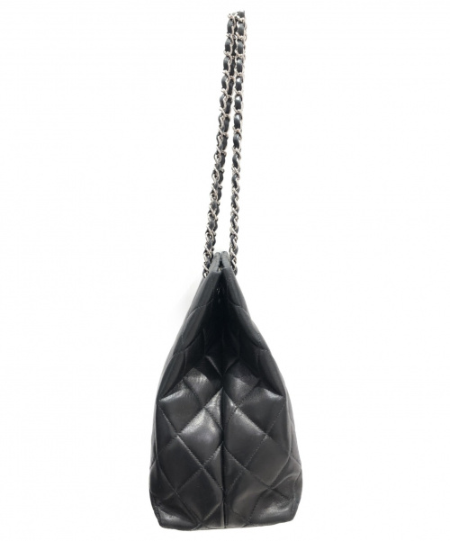 CHANEL（シャネル）CHANEL (シャネル) チェーントートバッグ ブラック サイズ:ｰ ラムスキン 600万番の古着・服飾アイテム