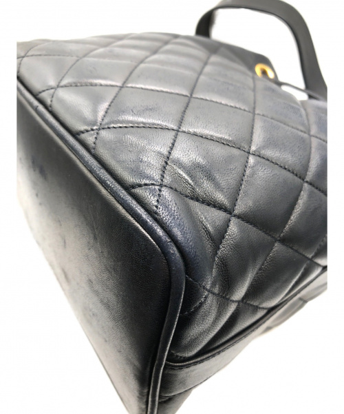 CHANEL（シャネル）CHANEL (シャネル) 巾着ショルダーバッグ ブラック サイズ:-の古着・服飾アイテム