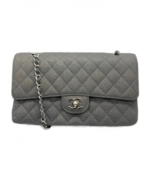 CHANEL（シャネル）CHANEL (シャネル) マトラッセチェーンショルダーバッグ グレー サイズ:26 キャンバス×レザー シルバー金具の古着・服飾アイテム