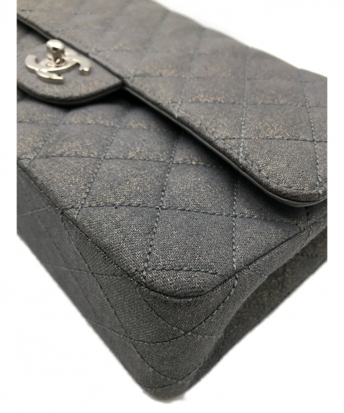 CHANEL（シャネル）CHANEL (シャネル) マトラッセチェーンショルダーバッグ グレー サイズ:26 キャンバス×レザー シルバー金具の古着・服飾アイテム