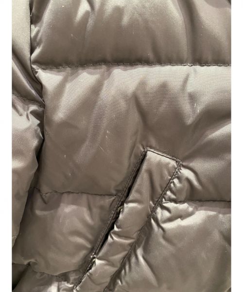 MONCLER（モンクレール）MONCLER (モンクレール) フリルダウンジャケット ブラック SERREの古着・服飾アイテム