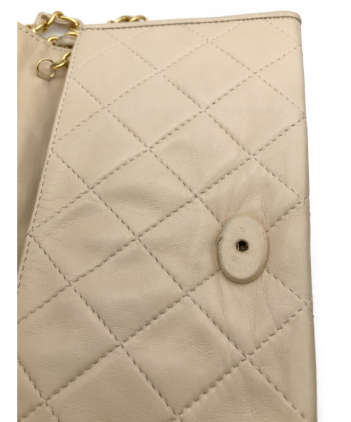 CHANEL（シャネル）CHANEL (シャネル) ヴィンテージチェーンショルダーバッグ アイボリー サイズ:- マトラッセ レザーの古着・服飾アイテム