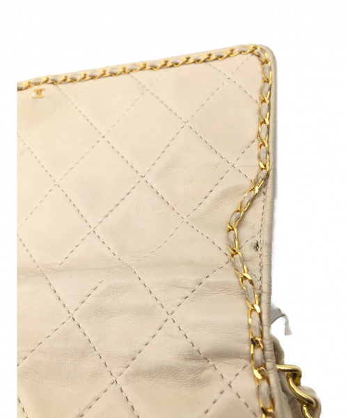 CHANEL（シャネル）CHANEL (シャネル) ヴィンテージチェーンショルダーバッグ アイボリー サイズ:- マトラッセ レザーの古着・服飾アイテム