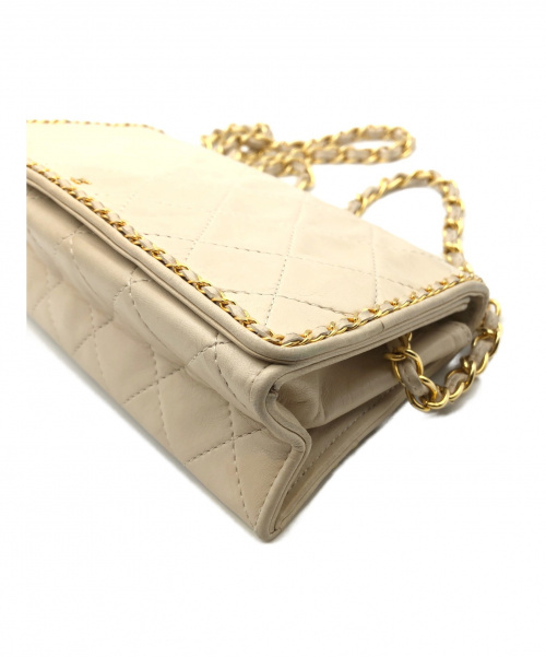 CHANEL（シャネル）CHANEL (シャネル) ヴィンテージチェーンショルダーバッグ アイボリー サイズ:- マトラッセ レザーの古着・服飾アイテム