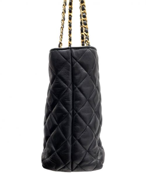 CHANEL（シャネル）CHANEL (シャネル) ココマークチャーム付チェーントートバッグ ブラック サイズ:-の古着・服飾アイテム