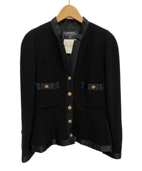 CHANEL（シャネル）CHANEL (シャネル) カメリアボタンセットアップ ブラック サイズ:38の古着・服飾アイテム