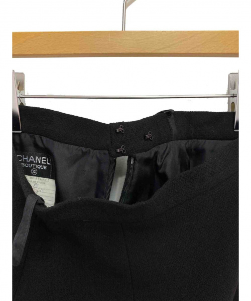CHANEL（シャネル）CHANEL (シャネル) カメリアボタンセットアップ ブラック サイズ:38の古着・服飾アイテム