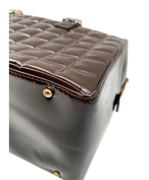 CHANEL（シャネル）CHANEL (シャネル) チョコバー エナメルハンドバッグ ブラウン サイズ:- チョコバー エナメル 7638134の古着・服飾アイテム