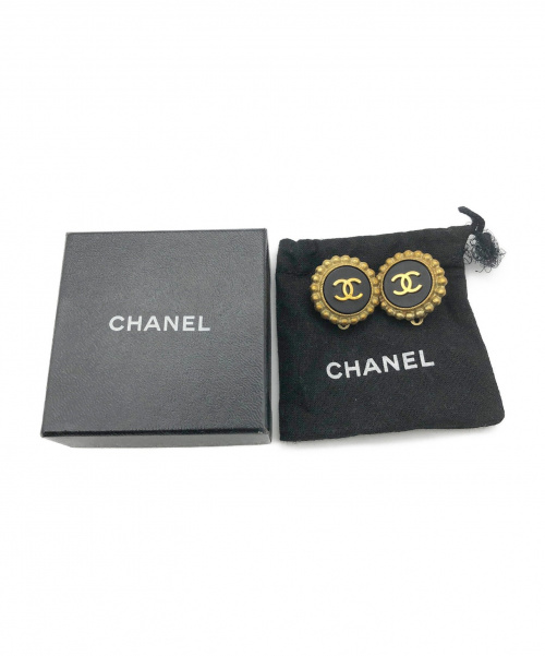 CHANEL（シャネル）CHANEL (シャネル) ココマークイヤリング ブラック×ゴールド サイズ:-の古着・服飾アイテム
