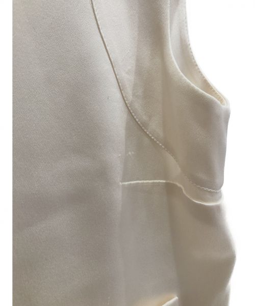 CHANEL（シャネル）CHANEL (シャネル) シルクショルダーボタンノースリーブブラウス ベージュ サイズ:34の古着・服飾アイテム