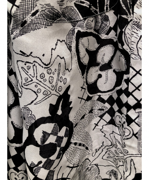 CHANEL（シャネル）CHANEL (シャネル) シルクシャツ ブラック×グレー サイズ:34 カメリア柄 シルク100%の古着・服飾アイテム