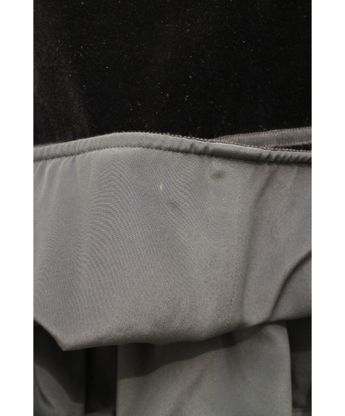 GUCCI（グッチ）GUCCI (グッチ) エンベリッシュメントベルベットスカート ブラック サイズ:40の古着・服飾アイテム