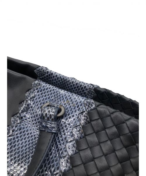 BOTTEGA VENETA（ボッテガベネタ）BOTTEGA VENETA (ボッテガ ヴェネタ) イントレチャートアイヤーズトートバッグ ネイビー サイズ:- パイソン×ラムレザー B02457150Jの古着・服飾アイテム