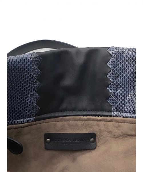 BOTTEGA VENETA（ボッテガベネタ）BOTTEGA VENETA (ボッテガ ヴェネタ) イントレチャートアイヤーズトートバッグ ネイビー サイズ:- パイソン×ラムレザー B02457150Jの古着・服飾アイテム