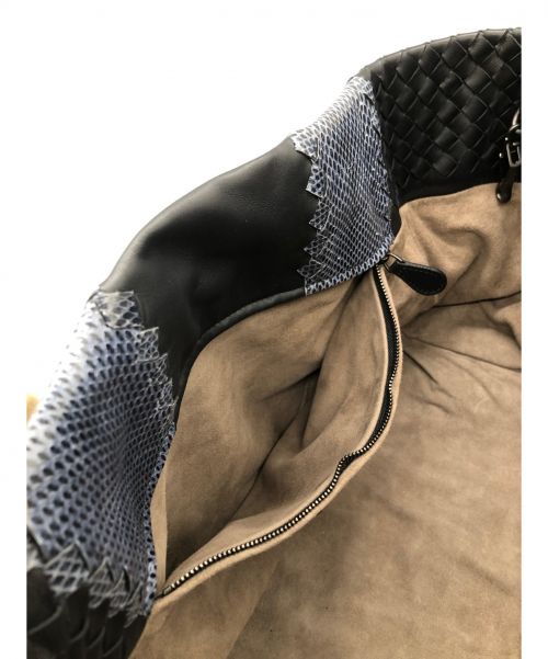 BOTTEGA VENETA（ボッテガベネタ）BOTTEGA VENETA (ボッテガ ヴェネタ) イントレチャートアイヤーズトートバッグ ネイビー サイズ:- パイソン×ラムレザー B02457150Jの古着・服飾アイテム