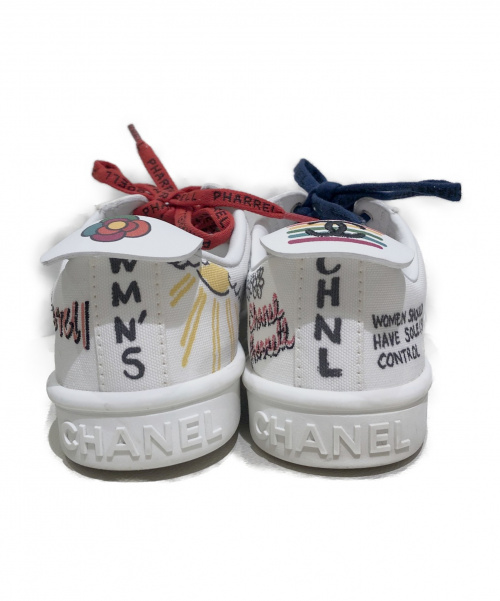 CHANEL（シャネル）CHANEL (シャネル) ペイントキャンバススニーカー ホワイト サイズ:37 ×Pharrell Williamsの古着・服飾アイテム
