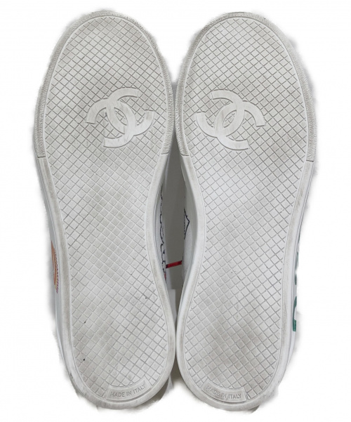 CHANEL（シャネル）CHANEL (シャネル) ペイントキャンバススニーカー ホワイト サイズ:37 ×Pharrell Williamsの古着・服飾アイテム