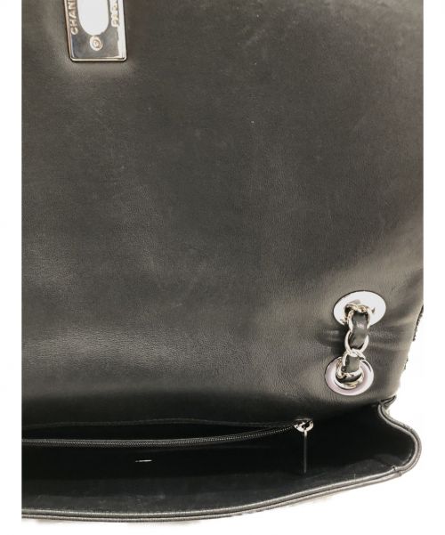 CHANEL（シャネル）CHANEL (シャネル) No5コミックフラップ チェーンショルダーバッグ  ブラック×マルチカラー サイズ:-の古着・服飾アイテム