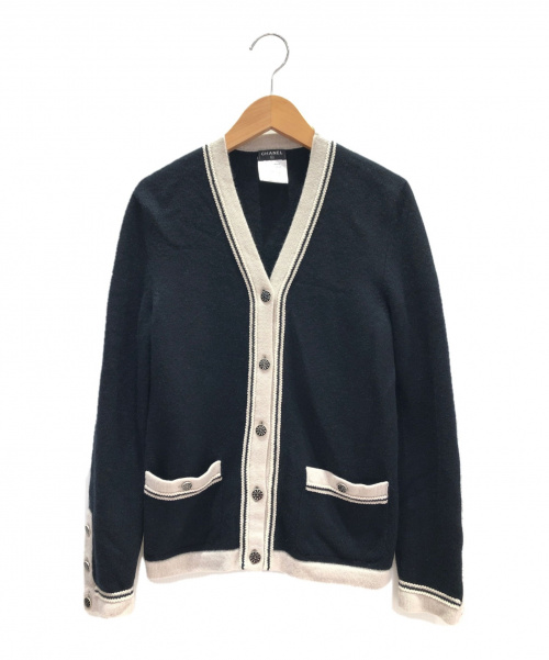 CHANEL（シャネル）CHANEL (シャネル) ココマークカシミヤニットカーディガン ブラック×ホワイト サイズ:36 カシミヤ100%の古着・服飾アイテム
