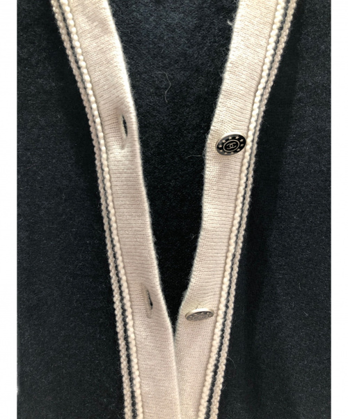 CHANEL（シャネル）CHANEL (シャネル) ココマークカシミヤニットカーディガン ブラック×ホワイト サイズ:36 カシミヤ100%の古着・服飾アイテム
