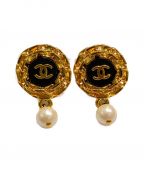 CHANELシャネル）の古着「ココマークスイングパールイヤリング」｜ブラック×ゴールド