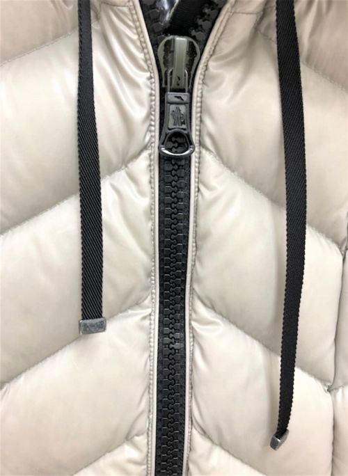 MONCLER（モンクレール）MONCLER (モンクレール) BELLOY グレー サイズ:2の古着・服飾アイテム