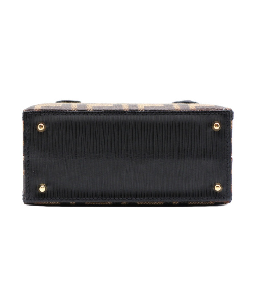 FENDI（フェンディ）FENDI (フェンディ) ズッカ柄ミニハンドバッグ ブラック サイズ:- ズッカの古着・服飾アイテム