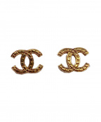 CHANELシャネル）の古着「ココマークピアス」｜ゴールド