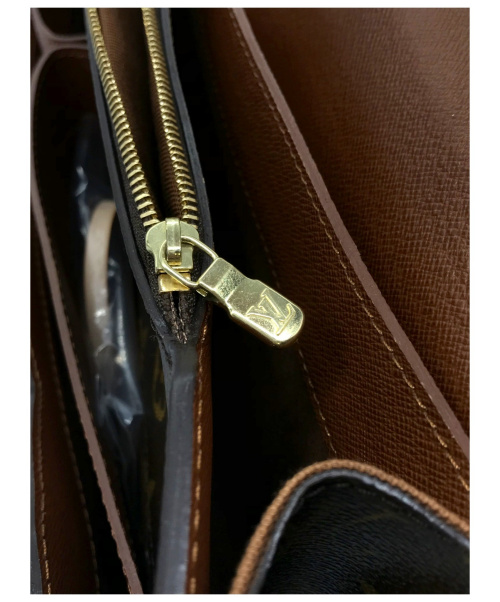 LOUIS VUITTON（ルイ ヴィトン）LOUIS VUITTON (ルイ ヴィトン) ロブスト1 モノグラム M53027 BA1057の古着・服飾アイテム