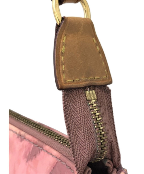 LOUIS VUITTON（ルイ ヴィトン）LOUIS VUITTON (ルイ ヴィトン) ポシェットアクセソワール イカットフラワー  ピンク サイズ:- ヴェルニ M90043 DR0193の古着・服飾アイテム