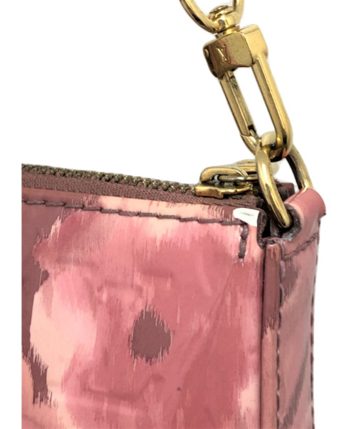 LOUIS VUITTON（ルイ ヴィトン）LOUIS VUITTON (ルイ ヴィトン) ポシェットアクセソワール イカットフラワー  ピンク サイズ:- ヴェルニ M90043 DR0193の古着・服飾アイテム