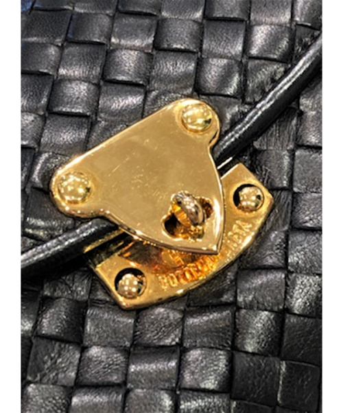 BOTTEGA VENETA（ボッテガベネタ）BOTTEGA VENETA (ボッテガヴェネタ) イントレチャートショルダーバッグ ブラック サイズ:- イントレチャート 951394の古着・服飾アイテム