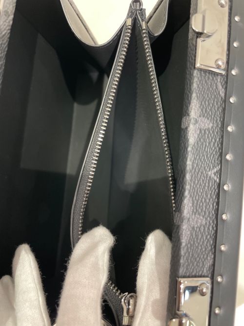LOUIS VUITTON（ルイ ヴィトン）LOUIS VUITTON (ルイ ヴィトン) クラッチ・ボックス ブラック サイズ:-の古着・服飾アイテム