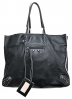 BALENCIAGAバレンシアガ）の古着「ザ・ペーパー」｜ブラック