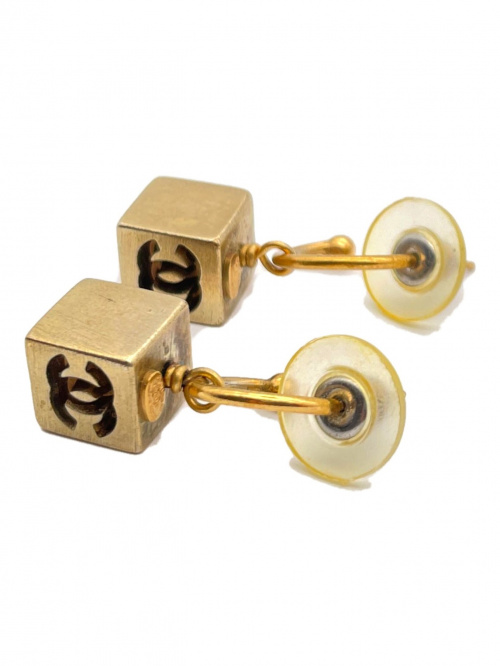 CHANEL（シャネル）CHANEL (シャネル) スイングココマークキューブピアス サイズ:-の古着・服飾アイテム