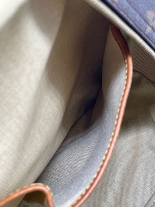 LOUIS VUITTON（ルイ ヴィトン）LOUIS VUITTON (ルイ ヴィトン) ドーヴィル ブラウン サイズ:-の古着・服飾アイテム