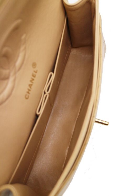 CHANEL（シャネル）CHANEL (シャネル) ダブルフラップ マトラッセ ベージュ サイズ:25の古着・服飾アイテム