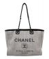 CHANEL（シャネル）の古着「ドーヴィルMM 」｜ライトグレー