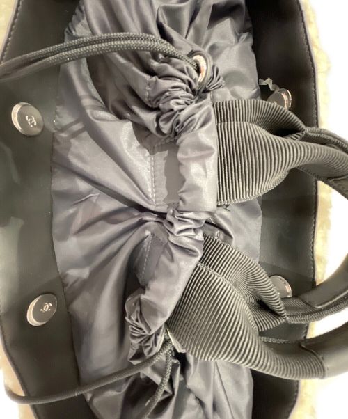 CHANEL（シャネル）CHANEL (シャネル) ボア巾着トートバッグ ホワイト×ブラック サイズ:-の古着・服飾アイテム